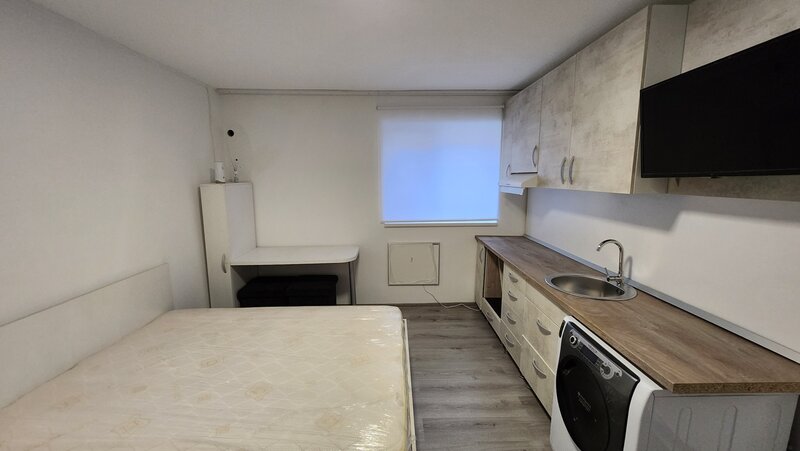 Berceni, Nesti, semistradal, 10 min. metrou,moderna, et. 1/4,