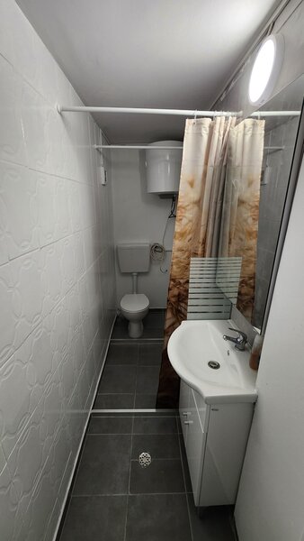 Berceni, Nesti, semistradal, 10 min. metrou,moderna, et. 1/4,