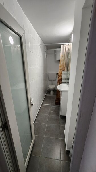 Berceni, Nesti, semistradal, 10 min. metrou,moderna, et. 1/4,