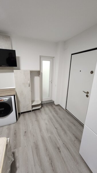 Berceni, Nesti, semistradal, 10 min. metrou,moderna, et. 1/4,